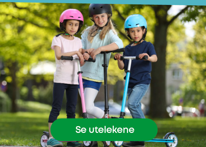 Barn som kjører sparkesykkel ute på en solrik vårdag – eksempel på aktive uteleker for barn.